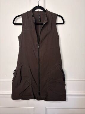 Porto San Francisco Sleeveless Zip-Front Utility Dress - Charcoal Brown.
